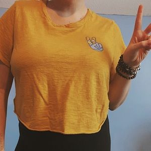Crop- peace sign tee